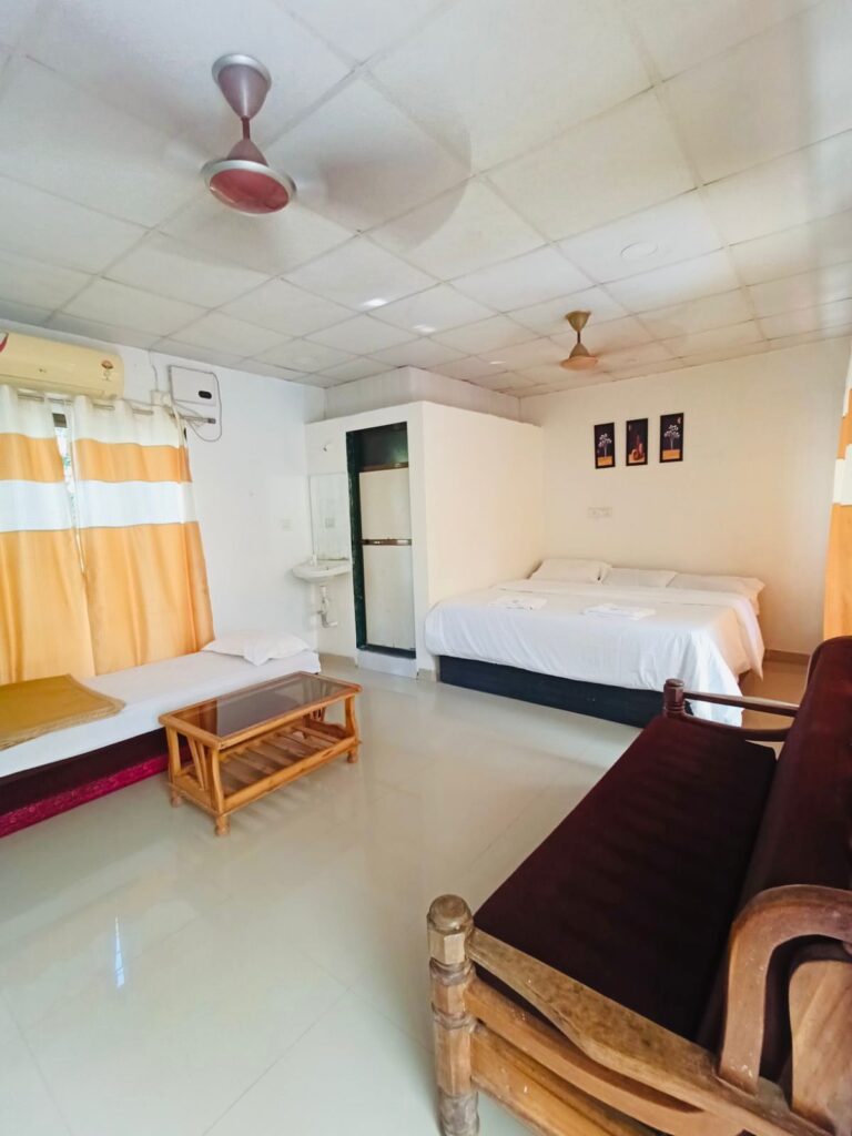 Farmhouse with Rooms near Kelwa