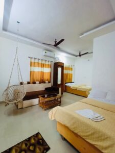 Farmhouse with Rooms in Kelwa