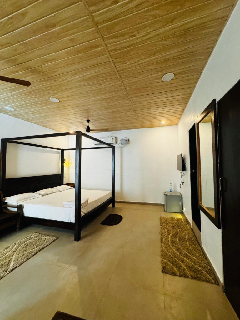 Farmhouse with Deluxe Rooms near Kelwa